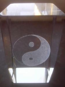 eKnallen 3D Gravyr Kristallblock - Yin-Yang
