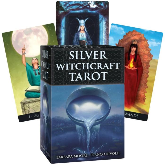 Silver Witchcraft Tarot från Lo Scarabeo med silverkantade kort, wiccansk symbolik och magiska illustrationer av Franco Rivolli