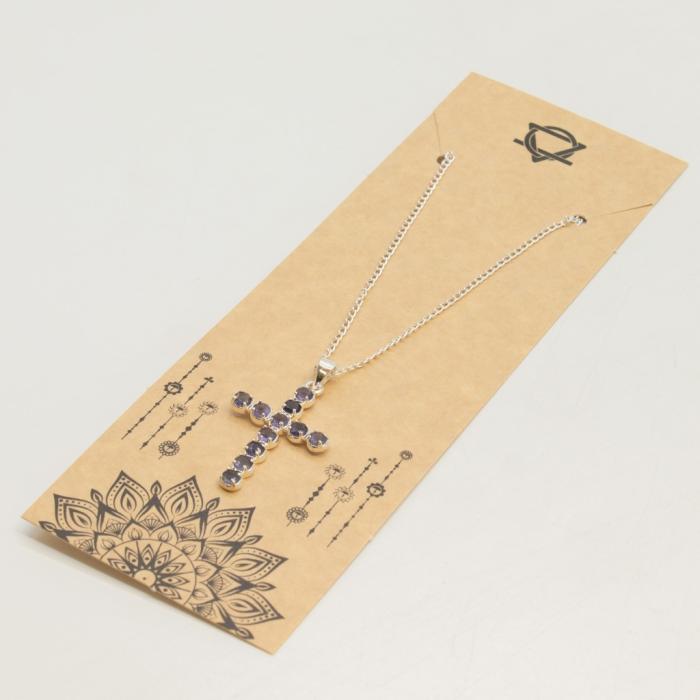 Silverpläterat krucifixhalsband med ametister