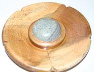 eKnallen Rökelsehållare rund trä med sten, större