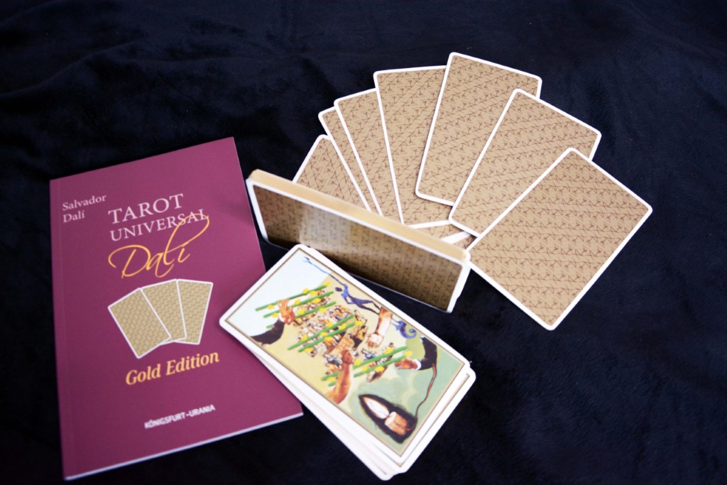 AGM Salvador Dali Universal Tarot Gold Edition